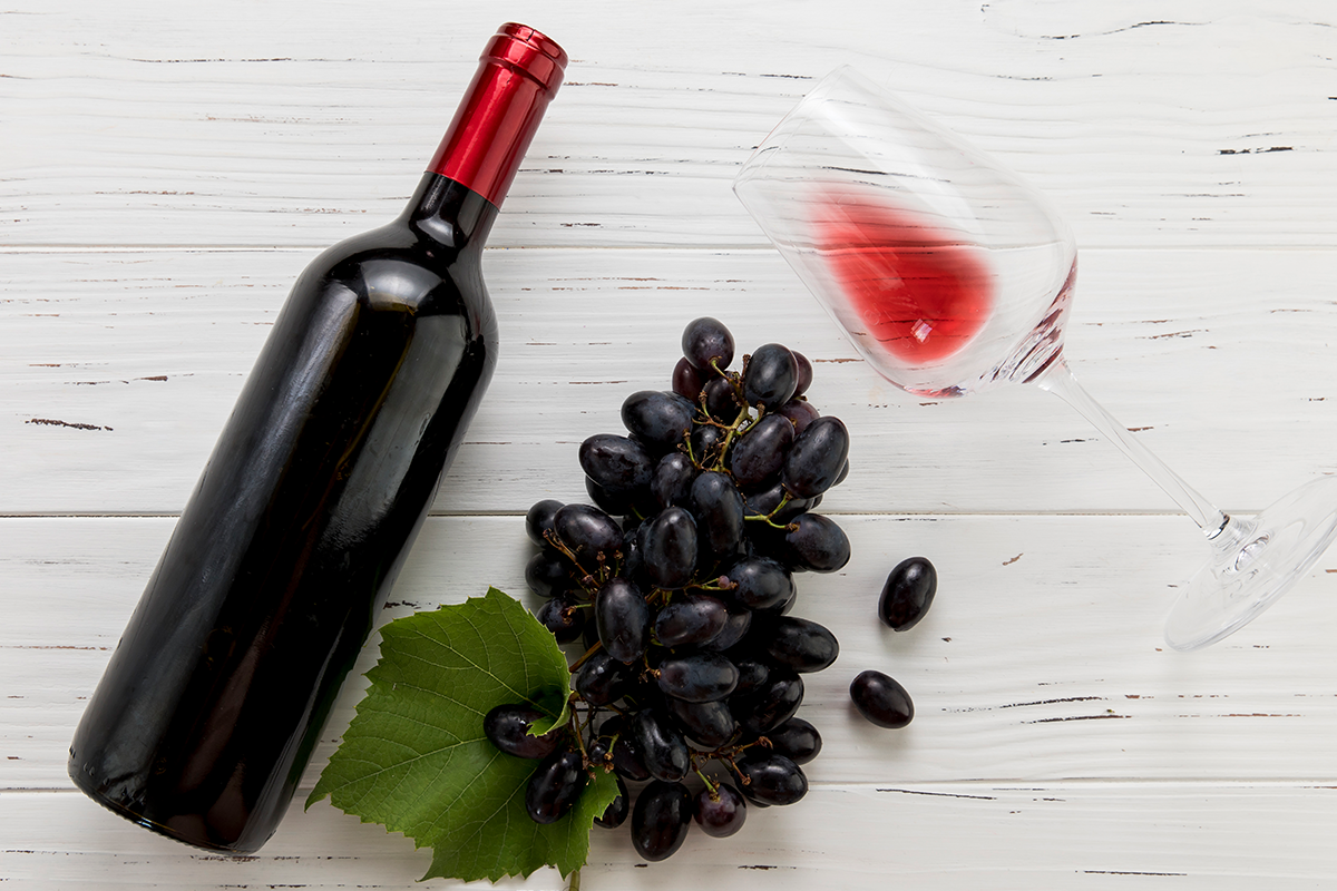 Red-Wine-and-Grapes