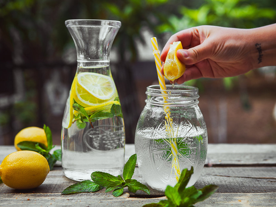 Lemon and mint infused water